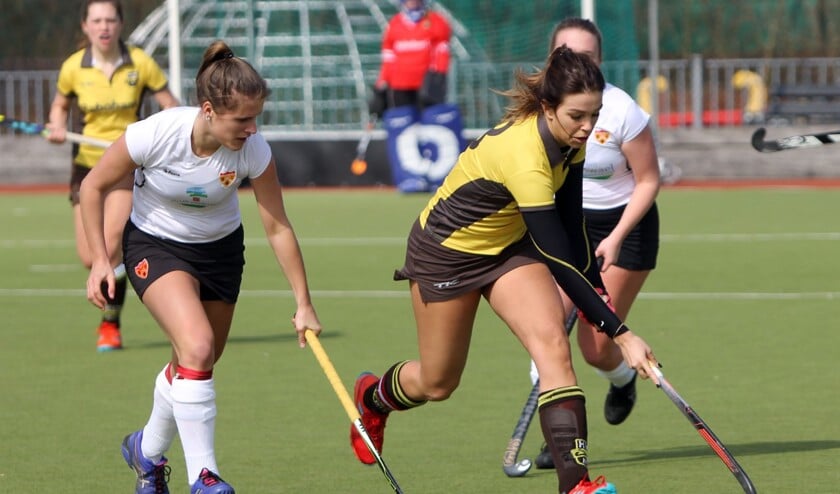 De dames van HV Spijkenisse boekten zondag een verwachte zege op Walcheren. Het team won met 4-1.