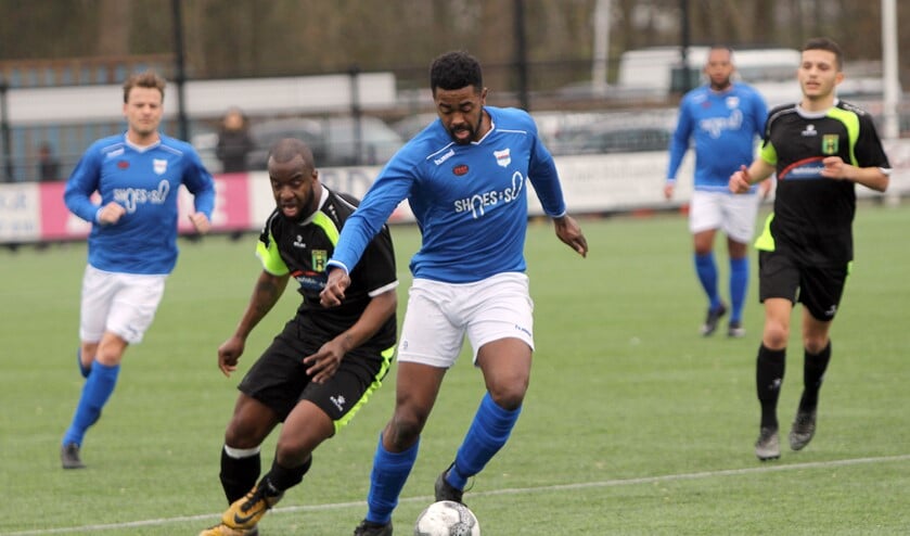 SC Botlek stond zaterdag nog met acht man in het veld tegen Rijnmond Hoogvliet Sport en verloor met 0-2.
