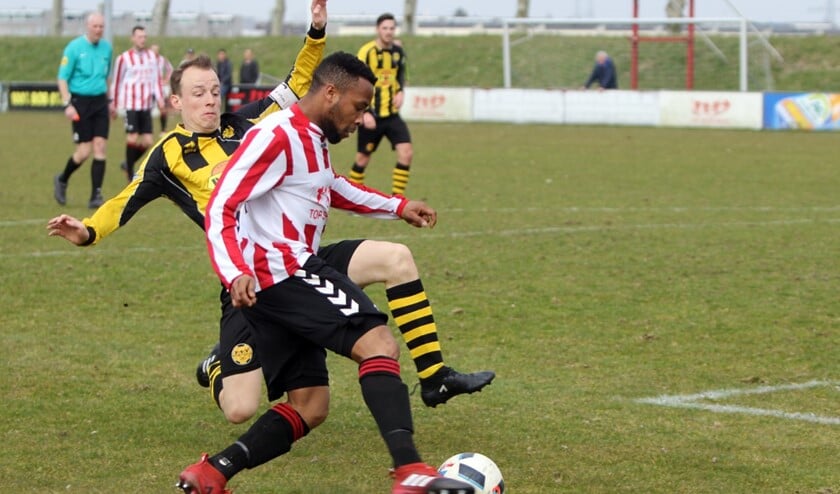 Hekelingen was niet oppermachtig zaterdag in het duel met Poortugaal en pakte een punt, 2-2.