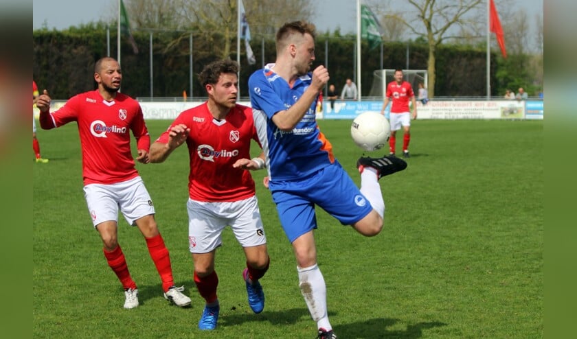 Zuidland lwam in een lastig duel tegen laagvlieger Rhoon zaterdag niet verder dan 1-1.
