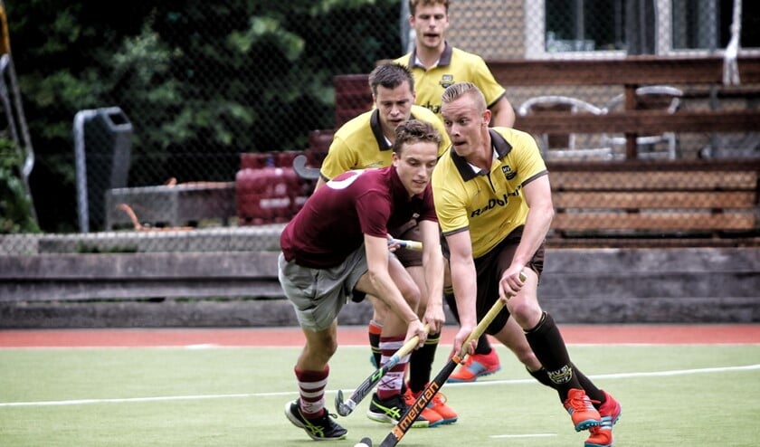 Boris de Puij had met twee treffers een groot aandeel in de 3-2 zege van de hockeyers van Spijkenisse op Tempo '34. Fotografie: Peter de Jong