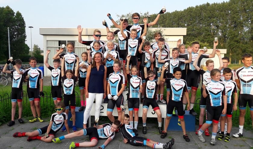 Wereldkampioene Chantal Blaak kwam bij haar club PRC Delta een kijkje nemen tijdens de Clubkampioenschappen.