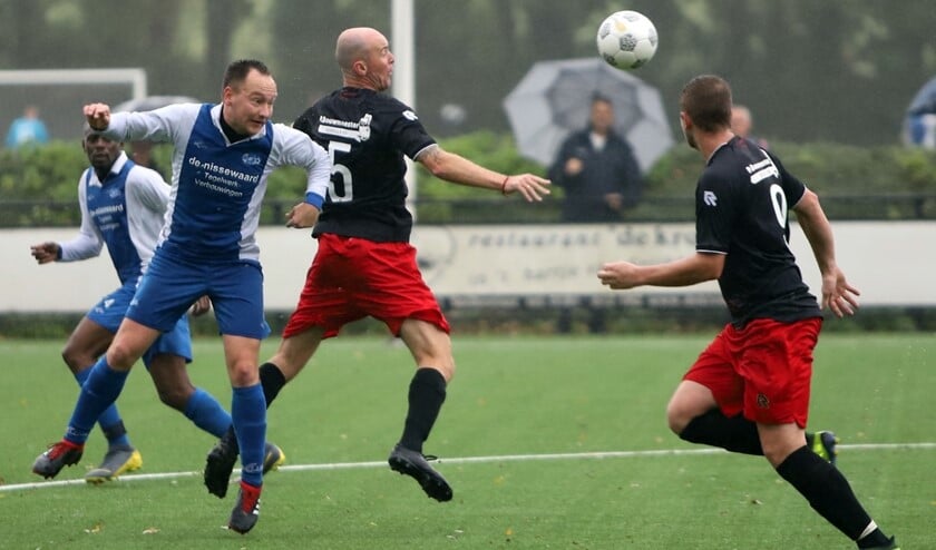 SCO'63 liet zaterdag op sportpark De Brug geen spaander heel van Abbenbroek en won met 5-0.