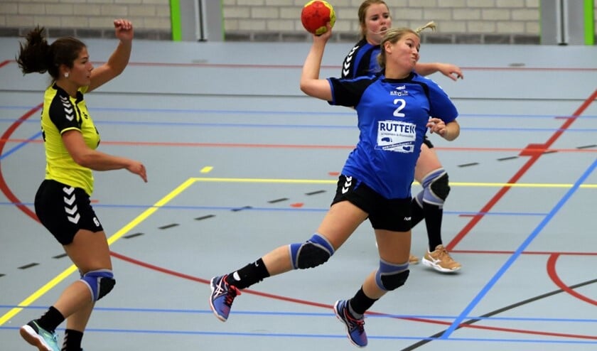 De dames van HVOS troffen zondag in DIOS een taaie tegenstander en verloren met 21-22.