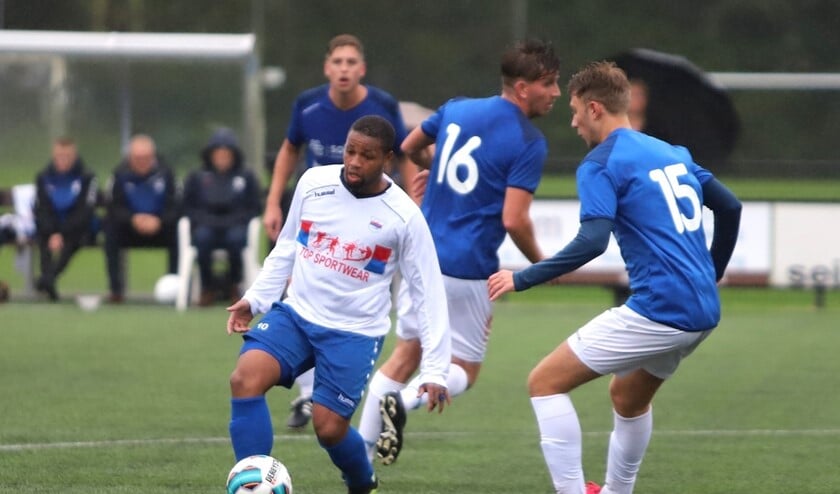 SC Botlek wist zaterdag met een man minder toch de winst te behalen tegen VDL. Het werd 2-1 voor de ploeg van Ad Reijtenbagh.