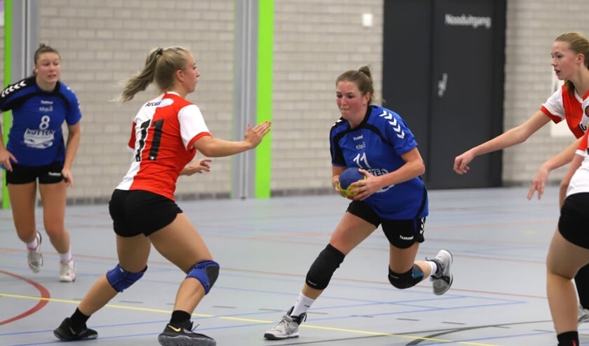 De dames van HVOS pakten bonuspunten in het duel met Feyenoord, het werd 25-17.