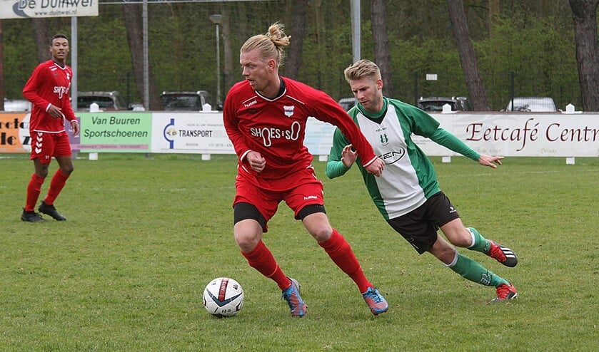 SC Botlek ging zaterdag bij OVV in Oostvoorne onderuit. Het team van Arjan Vuik verloor met 2-0. Fotografie: Wil van Balen