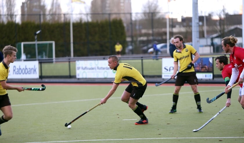 Grote man voor de hockeyers van HV Spijkenisse was zondag Boris de Puij die vier keer scoorde.