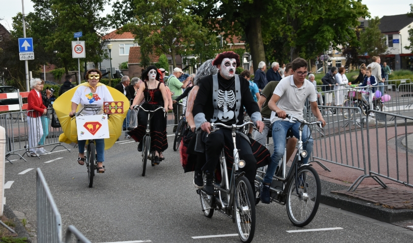 De tandemrace in Honselersdijk, een jaarlijks terugkerend fenomeen.