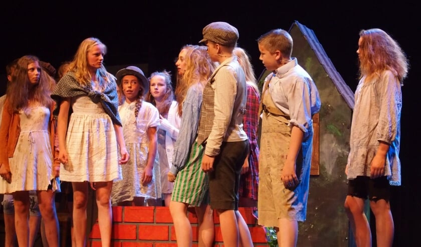 <p>De feestelijke aftrap voor de samenwerking werd afgelopen maandag verricht in WestlandTheater De Naald. Foto: (PR)</p>