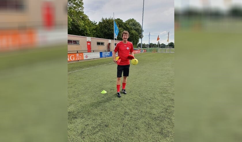 <p>Trainer Paul Bestebreur: ‘'Het is mooi dat we de wedstrijd tegen CION met een overwinning hebben afgesloten, maar het was een heel aparte ervaring.'' Foto Hellevoetsluis.</p>