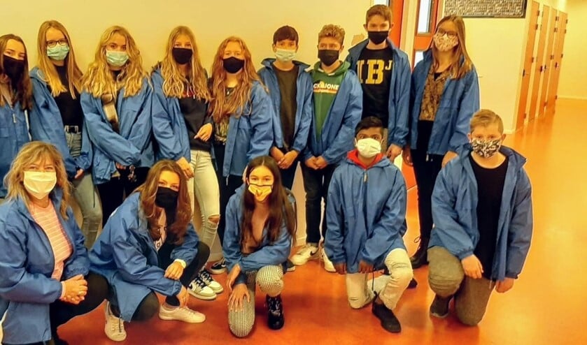 <p>Schoolstewards zijn iedere dag en iedere pauze in de school aanwezig</p>
