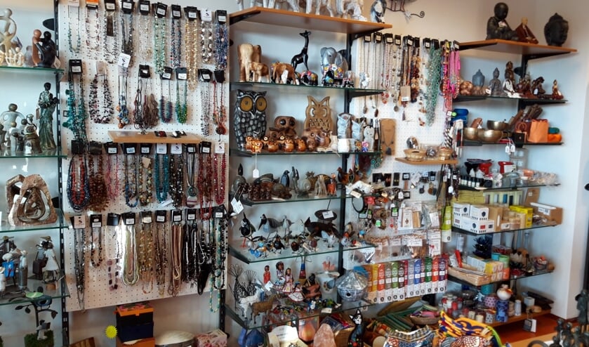 <p>De Wereldwinkel heeft ook een grote diversiteit aan kunstzinnige derdewereld producten.</p>
