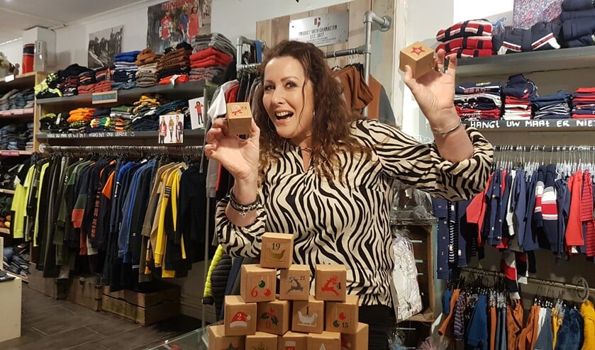 <p>Ruya Rademakers van Chico & Chica doet ook mee met de cadeautjesactie in de binnenstad </p>