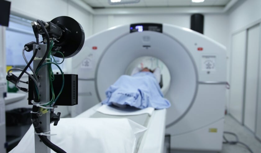 <p>Om te voorkomen dat röntgencontrastmiddelen in het milieu terechtkomen, doen Nederlandse ziekenhuizen een proef met plaszakken. Foto: (PR)</p>