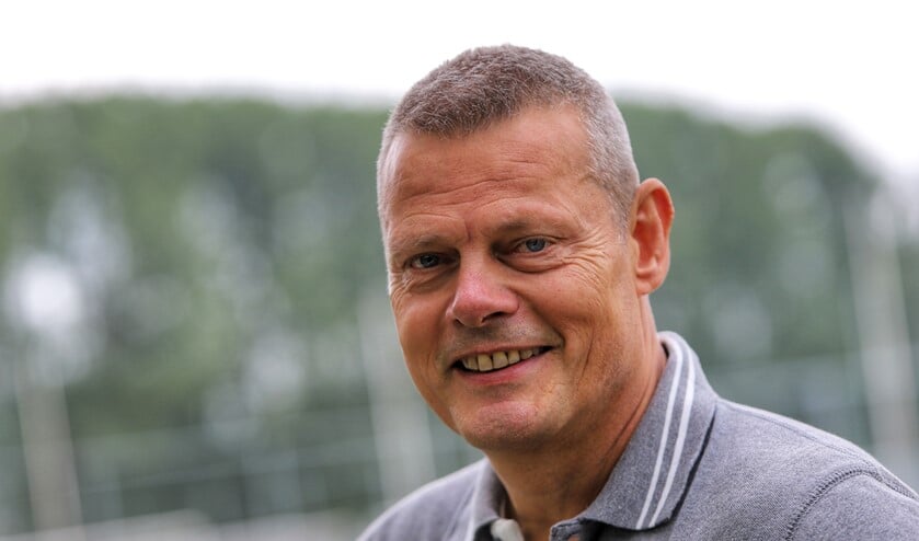 Peter Hoek kan komend seizoen 21 nieuwe gezichten verwelkomen als trainer van Simonshaven.