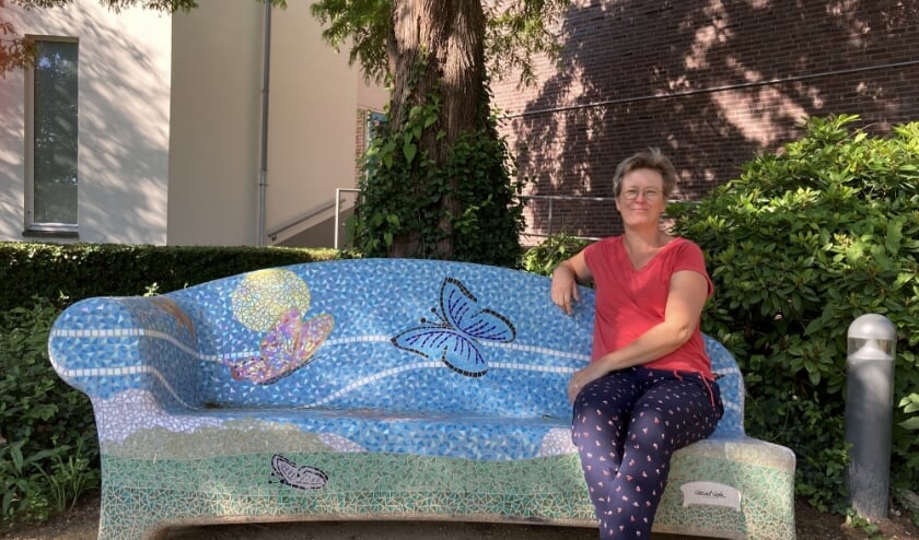 Geestelijk verzorger Jacqueline Bakker: 'In de Regenboogtuin kan eenieder dierbaren herdenken in een veilige, geborgen omgeving'. Foto: (PR)