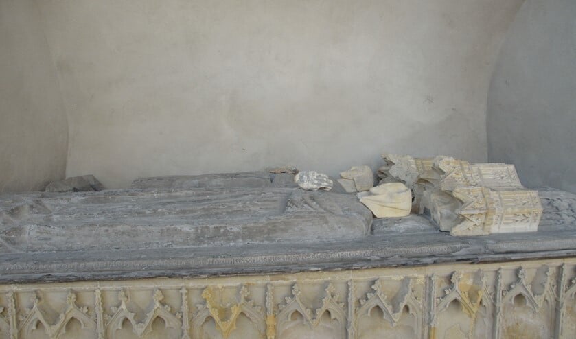 <p>Het grafmonument van Nicolaas en Aleida.</p>
