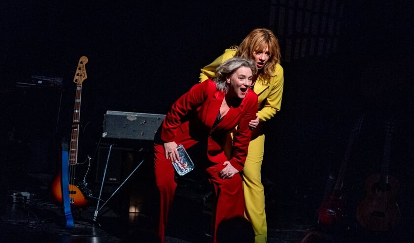 <p>Mylou Frencken en Dorine Wiersma zorgen voor de muzikale invulling van het 'Lezersfeest'. <br>Foto: (PR/Jaap Reedijk)</p>