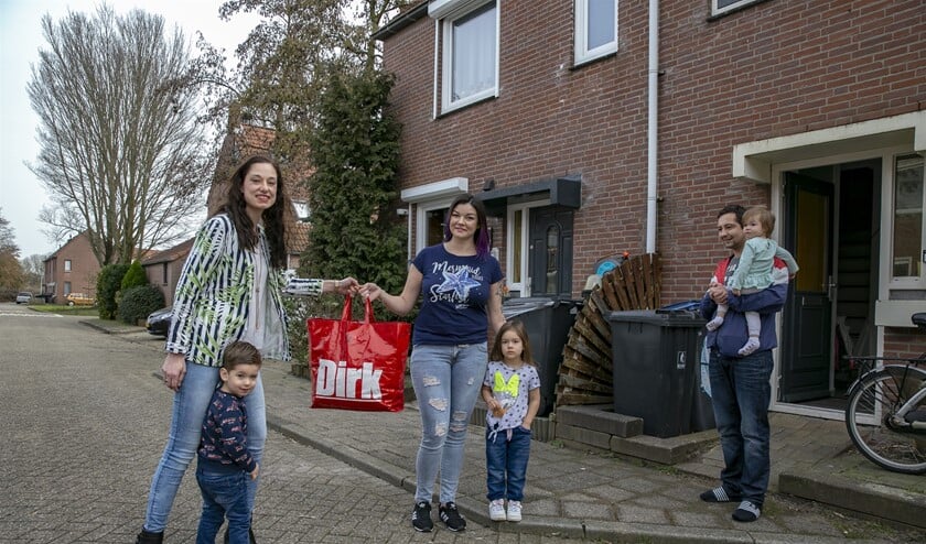 <p>Je leert je buurtgenoten gelijk beter kennen dankzij de kledingtas.</p>