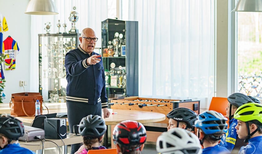 <p>De training begon met een peptalk. </p>