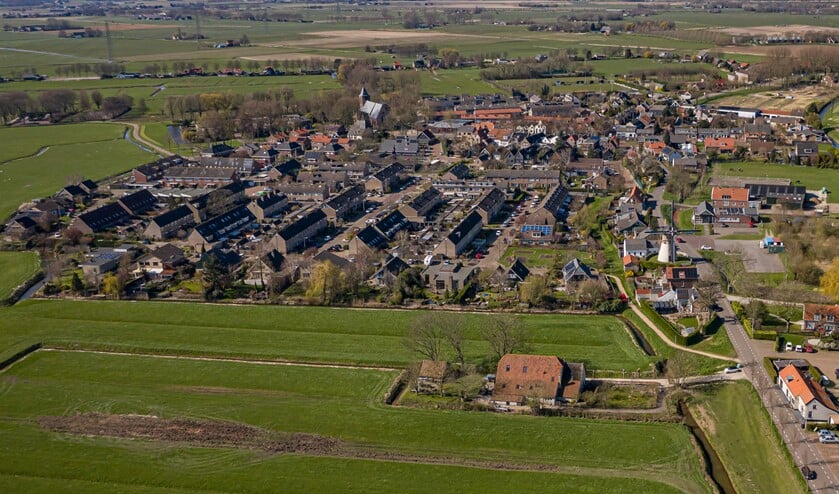 <p>Rechtsboven op de foto ligt het Van Hamburgterrein.</p>
