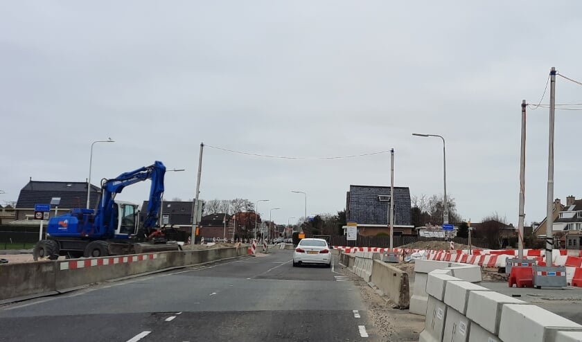 <p>Vanaf 17 mei is de turborotonde Zwartendijk-Molenweg (N211) toegankelijk voor alle verkeer. Foto: (WB)</p>