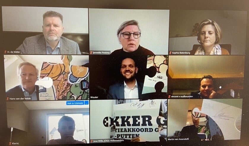 <p>Met het symbolisch bij elkaar leggen van alle puzzelstukjes is het Preventieakkoord Gezonde Voeding ondertekend.</p>