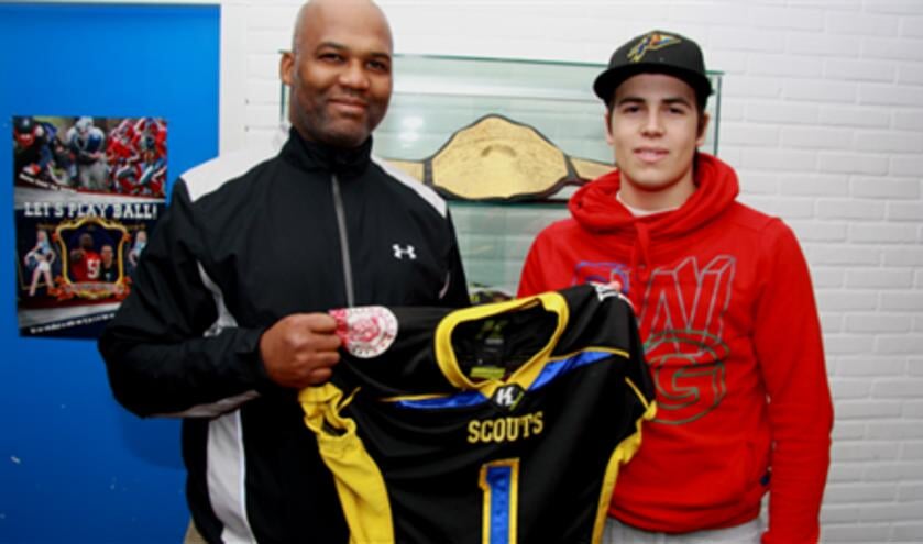 Headcoach Kenny Franklin (l.) en nieuwe quarterback Leroy ter Haar.