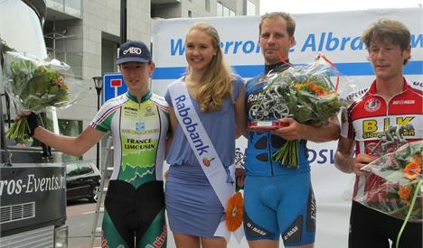 Robin Huizinga op het podium in Albrandswaard