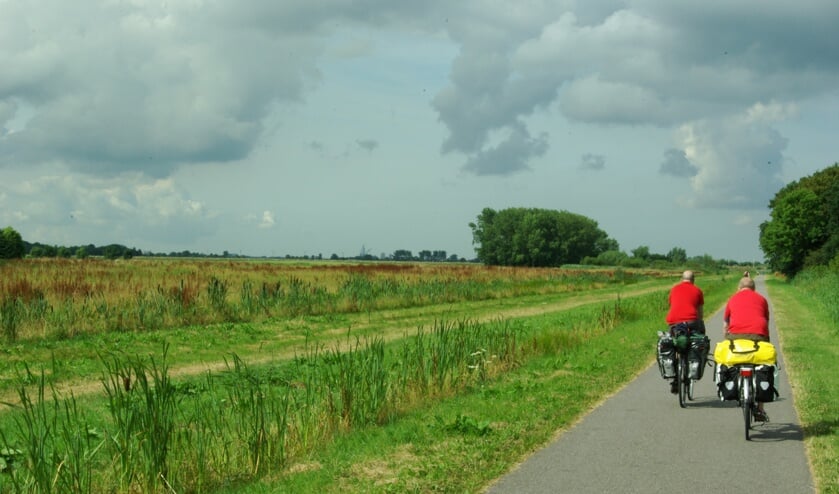 In het gebied rond de A4 wordt dagelijks volop gerecreëerd. De weg wordt pas zichtbaar als je via één van de viaducten overheen loopt of fietst. (foto: Jesper Neeleman)