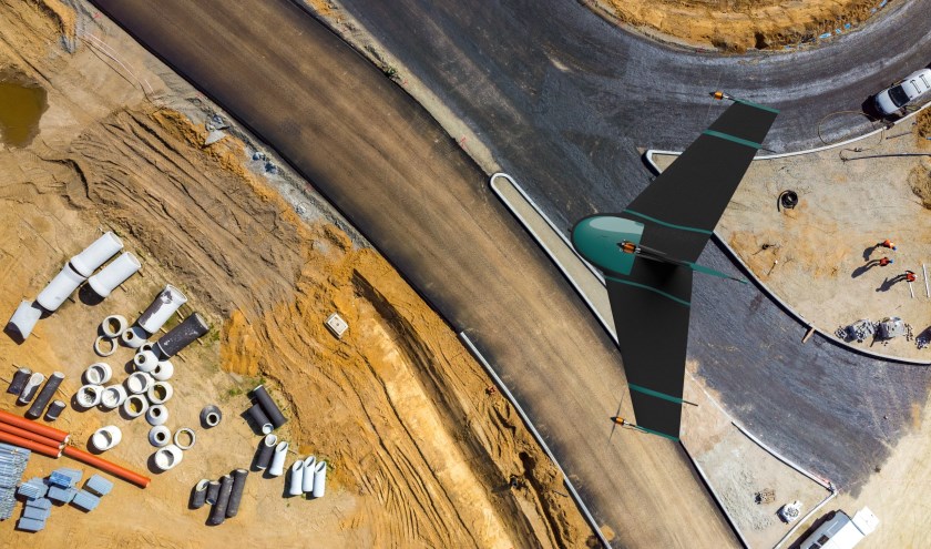 De nieuwe drone van het Delftse bedrijf Atmos UAV kan de oppervlakte tot tien keer sneller inmeten.