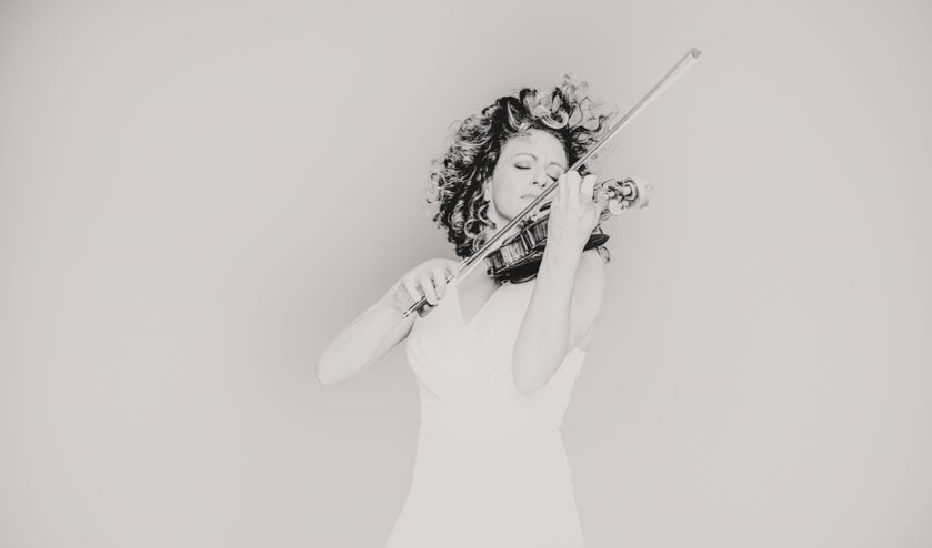 Voor Lisa Ferschtman is muziek misschien wel de mooiste manier om uiting te geven aan liefde. (Foto: Marco Borggreve)
