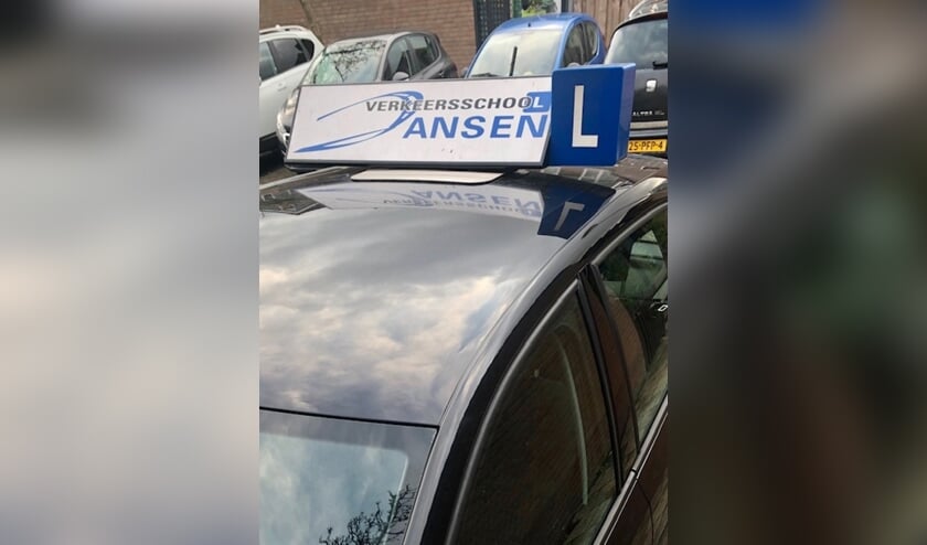 Gewoon goed leren auto- of motorrijden. Dat kan bij Verkeersschool Jansen. (Foto: PR)
