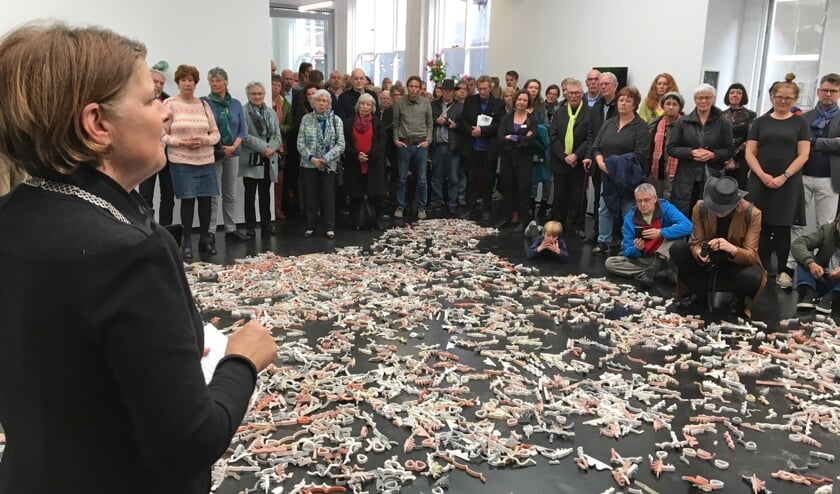 De nieuwe expositieruimte in de Papenstraat, 38CC, werd officieel geopend door burgemeester Marja van Bijsterveldt