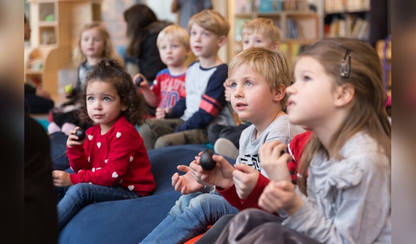 Als kinderen worden voorgelezen, zijn ze een en al oor