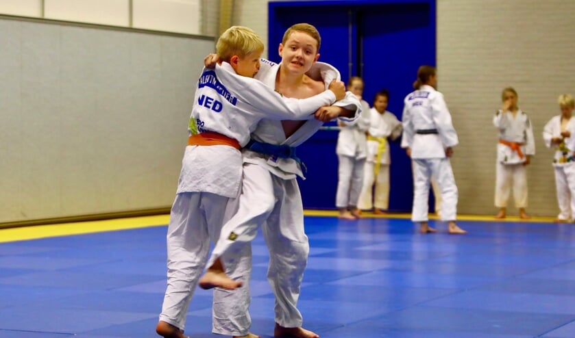 <p>Daan in actie op de judomat (Foto: Koos Bommelé) </p>
