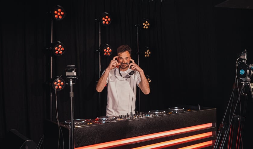 <p><span class="Bodyitalic" cstyle="Body-italic" style="font: italic 12px Verdana; color: rgb(0, 0, 0);">DJ Layon Nais komt 7 november met een livestream om de evenementenbranche te steunen</span></p>