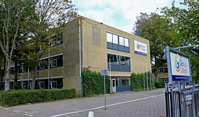 <p>Om faillissement te voorkomen heeft de gemeente besloten de scholengemeenschap 1,5 miljoen euro te lenen (Foto: Koos Bommelé)</p>