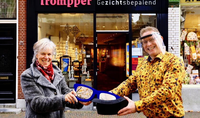 <p>Maarten van Woerden met winnares Silvia de Jong (Foto: Koos Bommelé) </p>