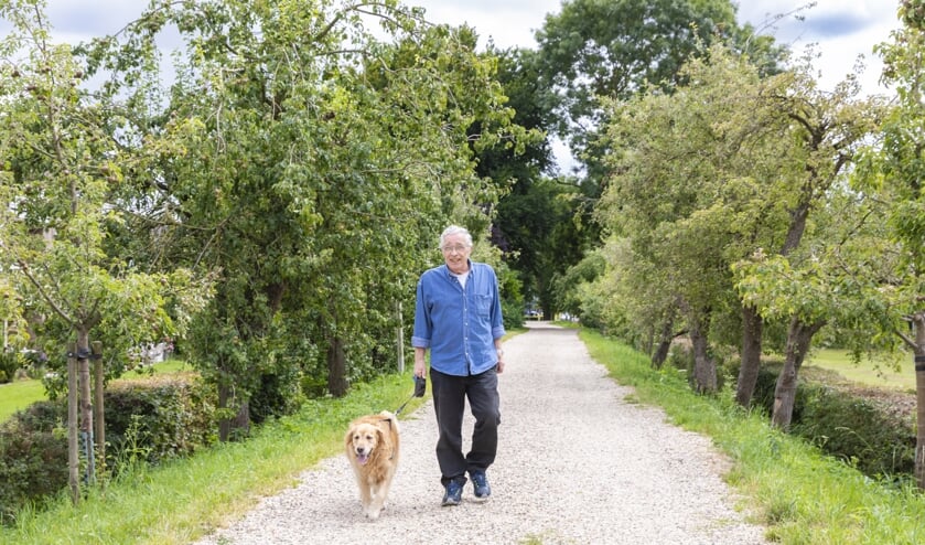 <p>Stichting OOPOEH voorkomt en bestrijdt eenzaamheid door senioren te koppelen aan een oppashond in de buurt (Foto: Bram Kloos)</p>