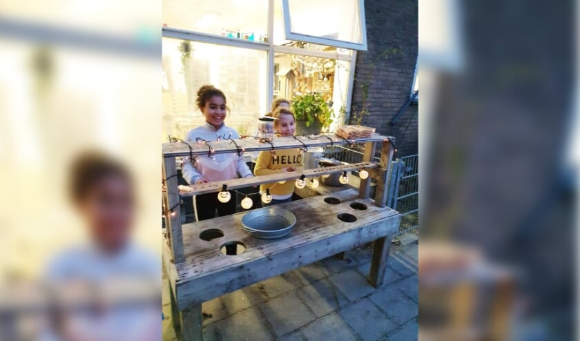 Kinderen van Marie in de Bocht halen geld op voor kinderen van de voedselbank met warme zelfgemaakte soep