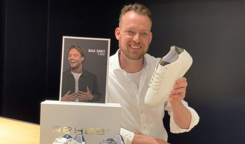 Arjan Steendam met de Bas x REHAB sneakers