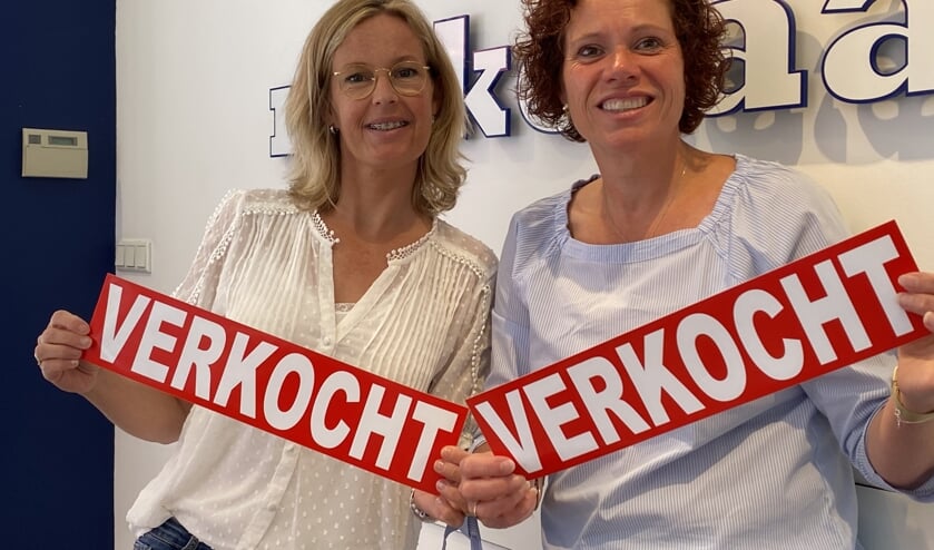 Er worden veel huizen verkocht door Van Daal Makelaardij,
links Marcella Pruim en rechts Anita Jol.