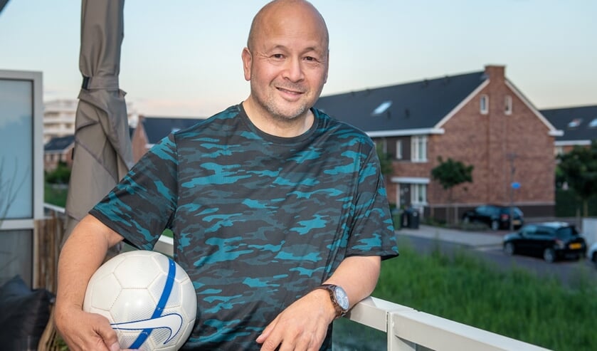 Stef Filon laat tegenwoordig als materiaalman zijn balgevoel zien. (Foto: Roel van Dorsten)