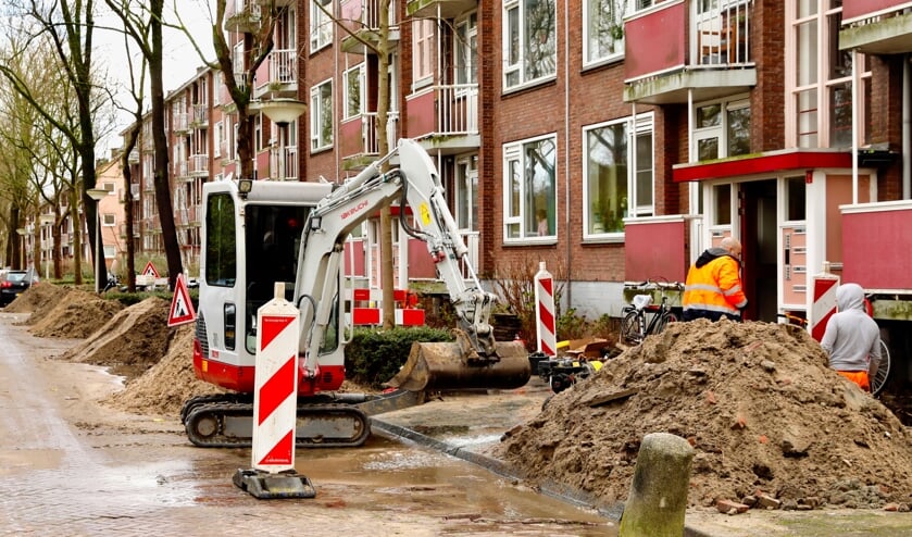 <p>De broze gasleidingen worden vervangen, maar niet alle buurtbewoners zijn daarvan op de hoogte. (Foto: Koos Bommelé)</p>