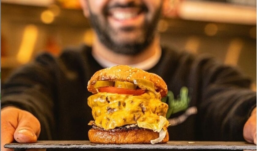 <p>Naast traditionele Marokkaanse gerechten, kun je bij Daily Delft ook terecht voor heerlijke burgers en andere snacks!</p>