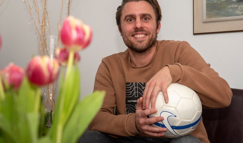<p>Robin de Boer kocht tijdens de eerste lockdown een racefiets en maakt daar graag lange ritten mee. (foto: Roel van Dorsten)</p>