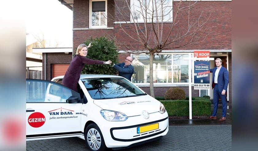 <p>Boom eruit, bord erin met Van Daal Makelaardij.</p>