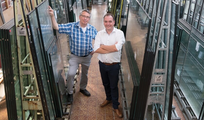 <p>Johan Zantman en zoon Martin van Leeuwen (Foto: Marjolein Droog)</p>